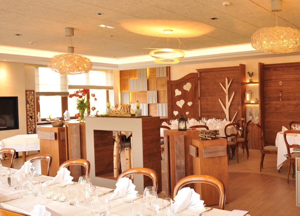 Restaurant A L'Aigle Hotell Wimmenau Exteriör bild