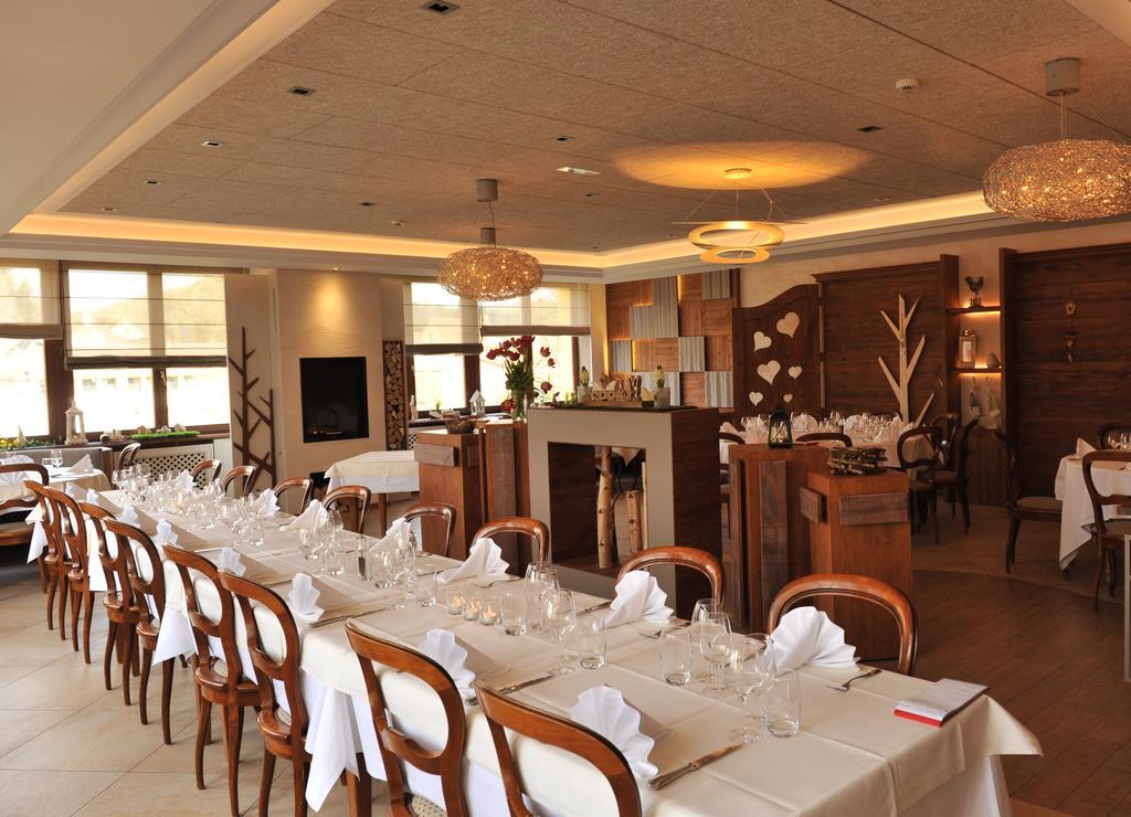 Restaurant A L'Aigle Hotell Wimmenau Exteriör bild