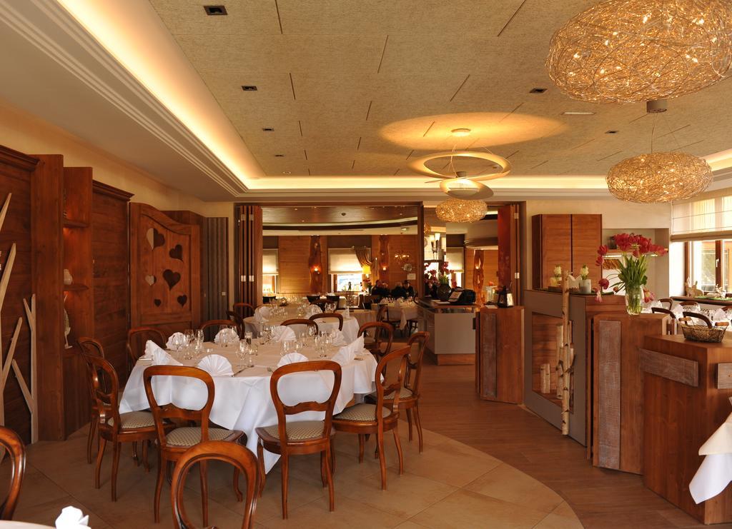 Restaurant A L'Aigle Hotell Wimmenau Exteriör bild