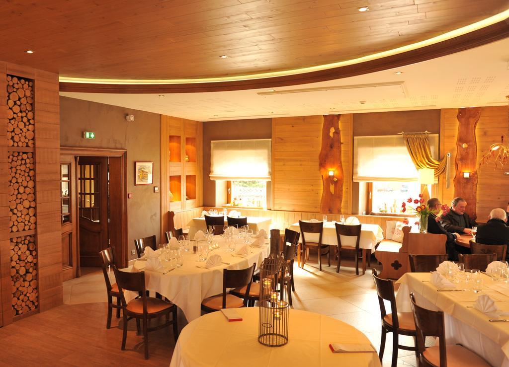Restaurant A L'Aigle Hotell Wimmenau Exteriör bild
